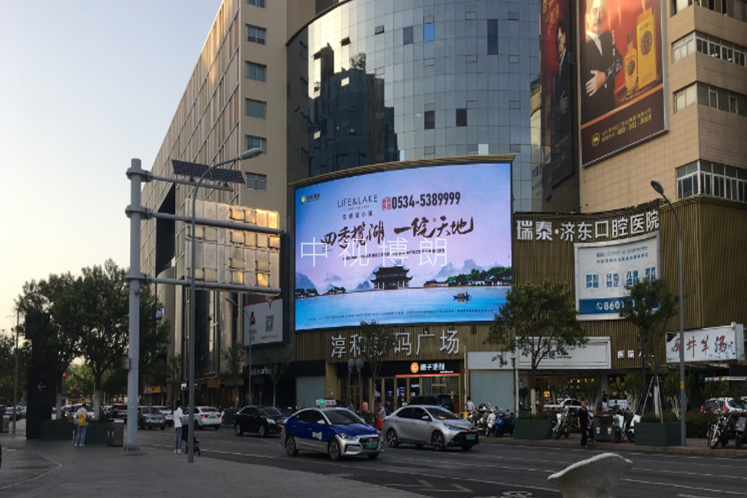 济南LED大屏广告-济南泉城广场LED屏广告-济南地标广告
