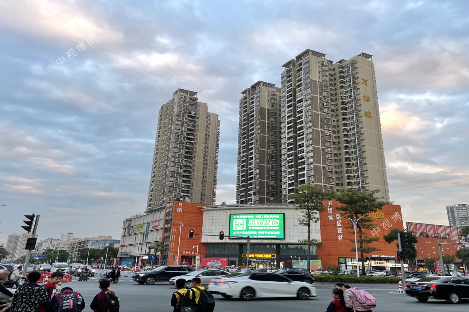 惠州LED大屏广告-惠州万饰城LED大屏广告-惠州地标广告