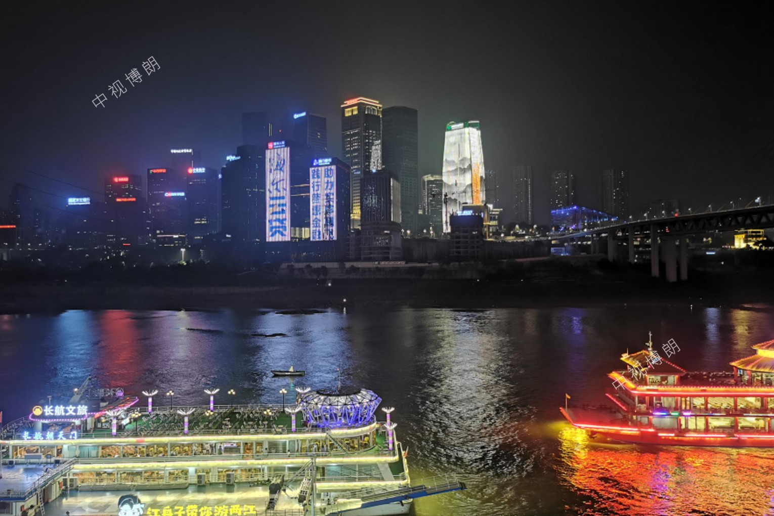 重庆灯光秀广告-重庆国华金融中心灯光秀广告-重庆地标广告
