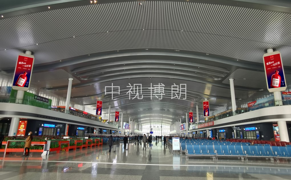 重庆西站广告-候车大厅三棱柱