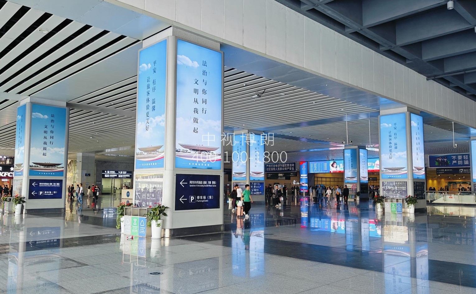 长沙南站广告-东广场立柱灯箱