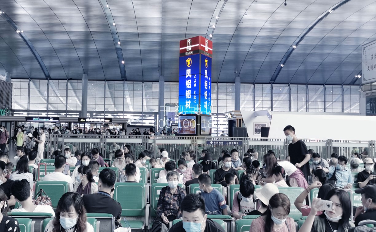 长沙南站广告-进站候车大厅东/西侧魔方柱套装