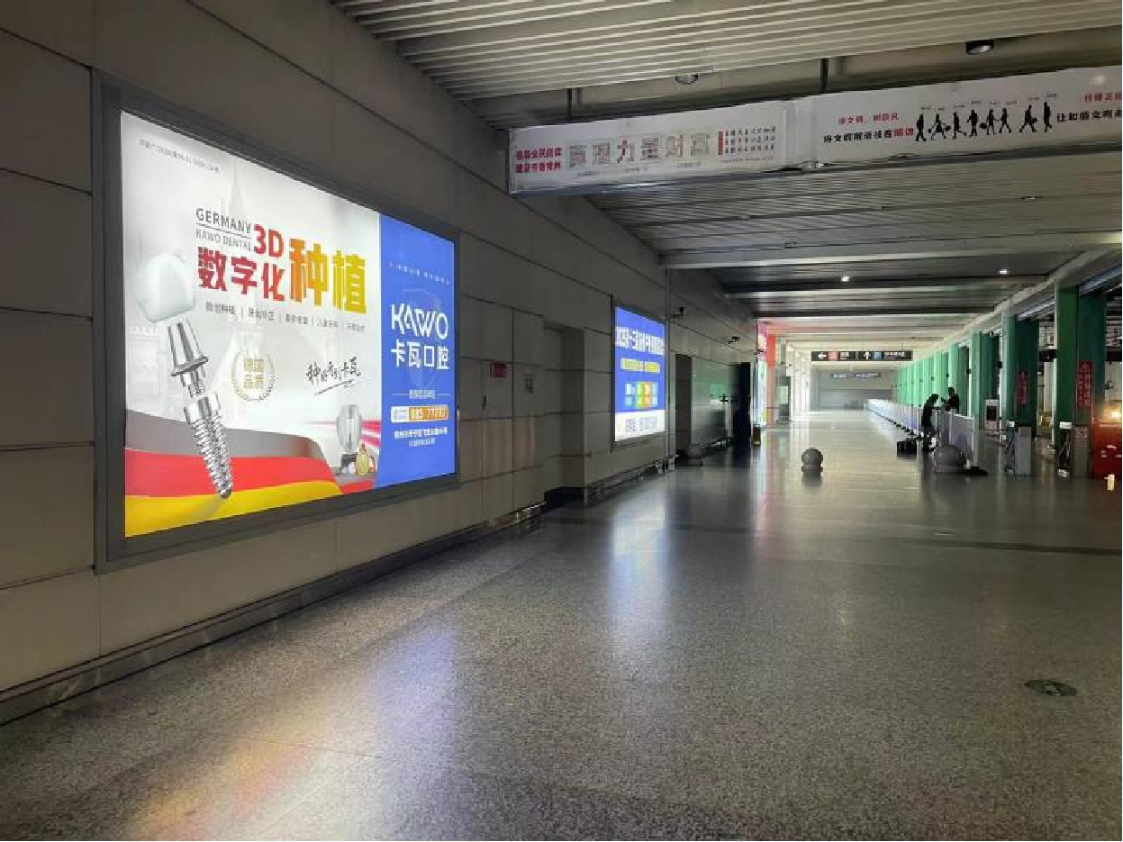常州站广告-负一层出租车下客区灯箱