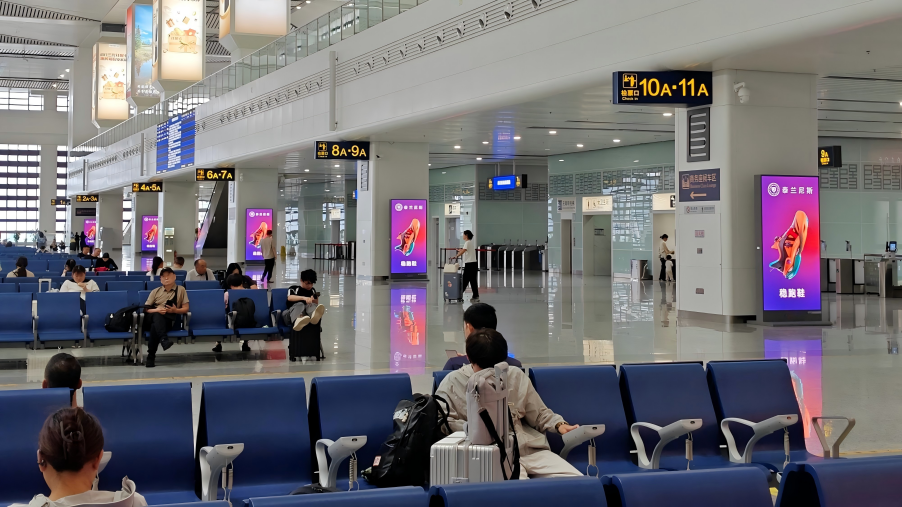 Реклама Западного вокзала.-Наборы для самостоятельной щетки зала ожидания