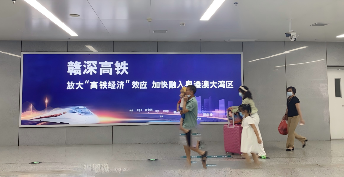 赣州西站广告-出租车中转通道灯箱