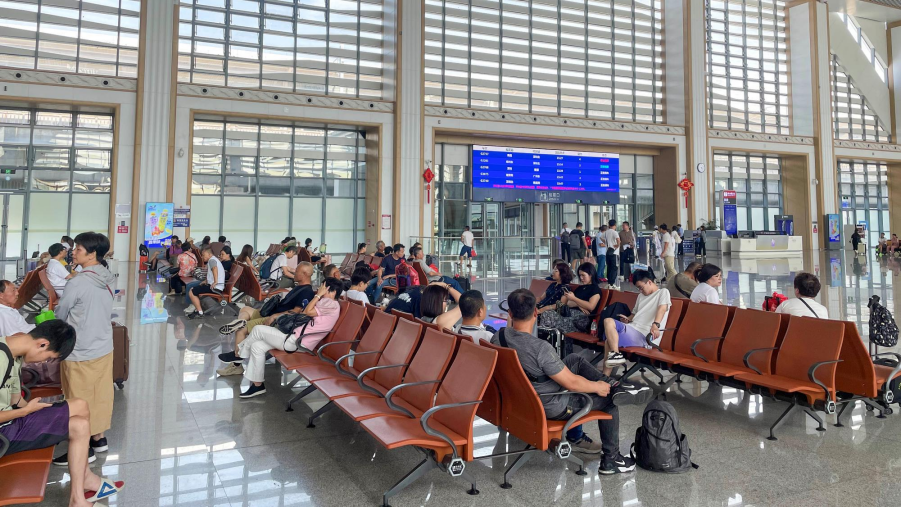 Heyuan East Station-Independent screen painting set for station waiting room