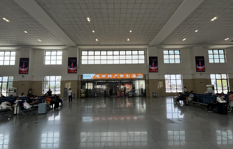 鄠邑站-候车大厅墙面灯箱套装