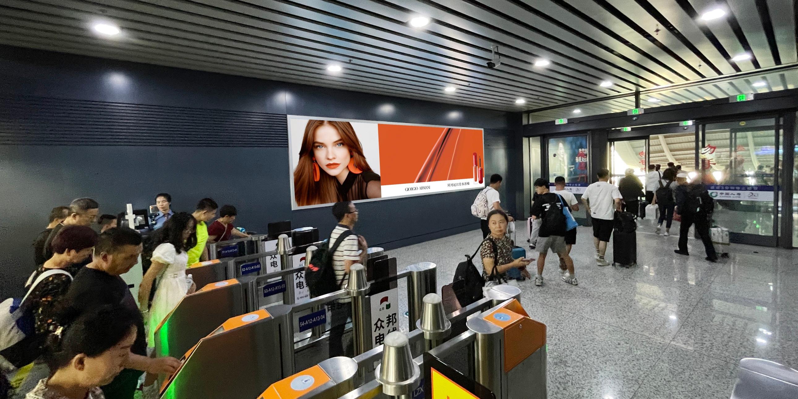 Lanzhou West Station Advertising-Station waiting hall lightbox set 3