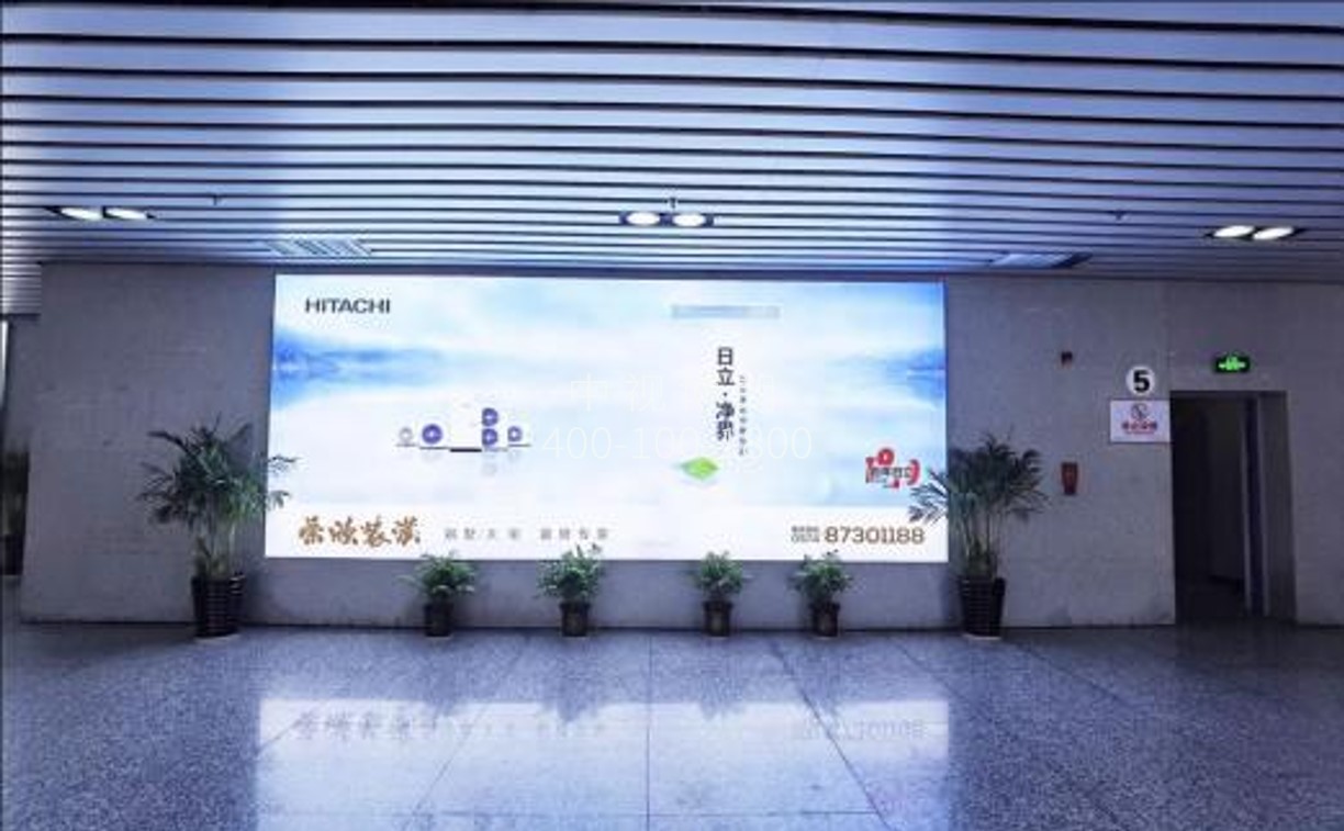 宁波站广告-南广场通道墙面灯箱
