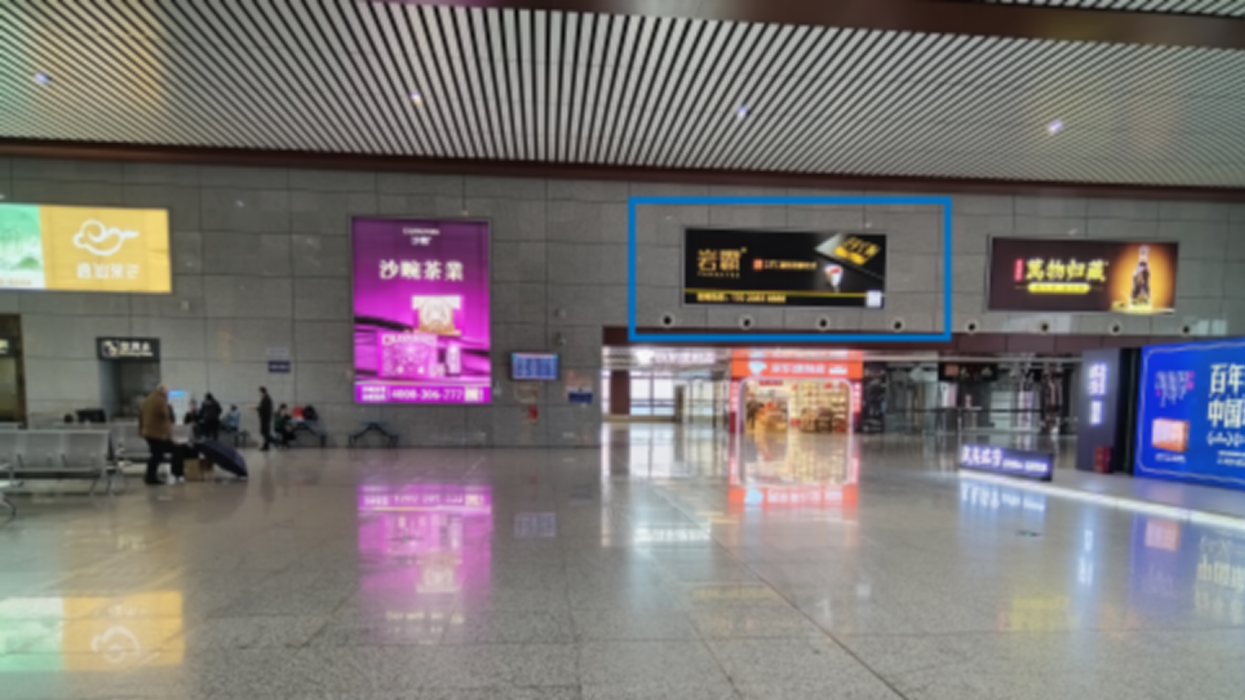 南平市站广告-进站候车厅灯箱A11-A13