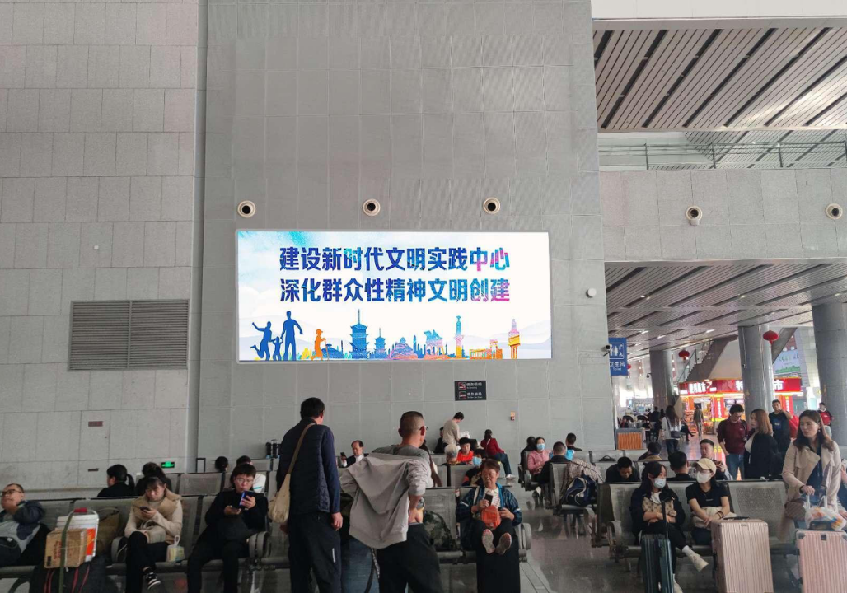 泉州站广告-1候车厅卫生间左侧灯箱