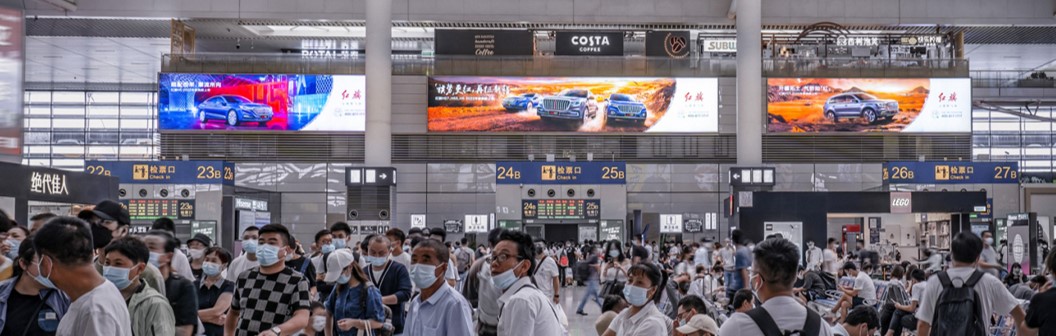 高铁广告-候车厅检票口上方灯箱