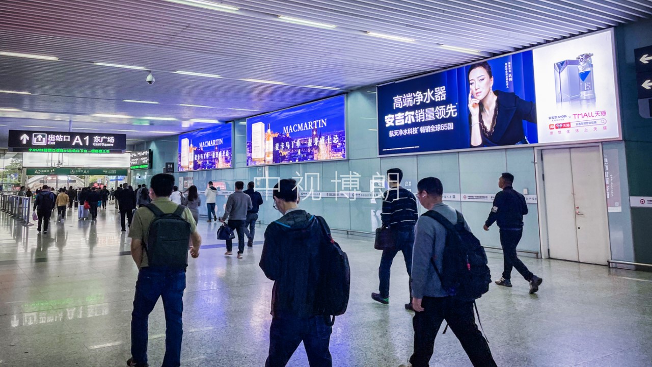深圳北站广告-出站通道灯箱套装