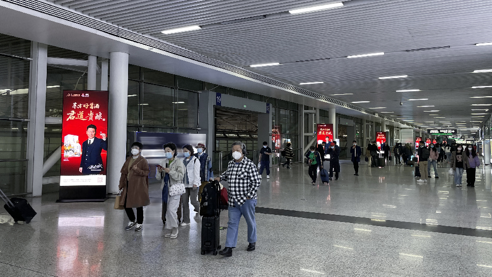 深圳北站广告-出站通道刷屏机套装