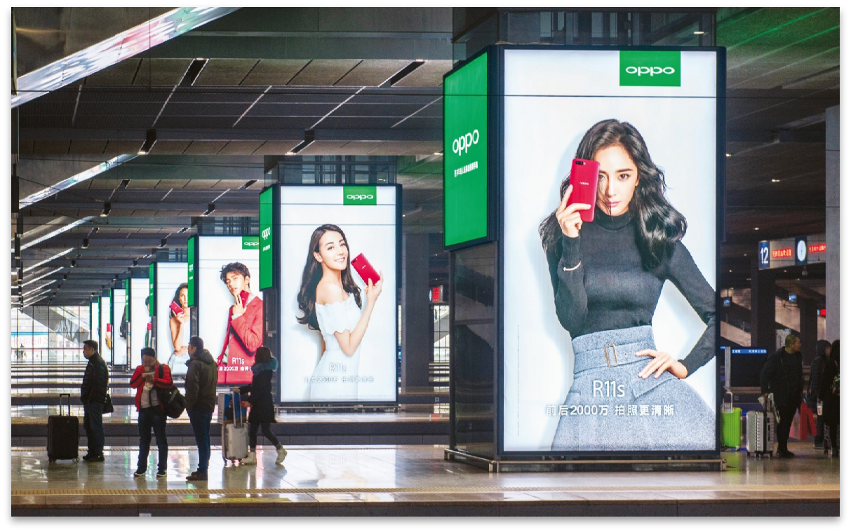 Tianjin West Station Advertising-Platform level escalator lightbox set 1
