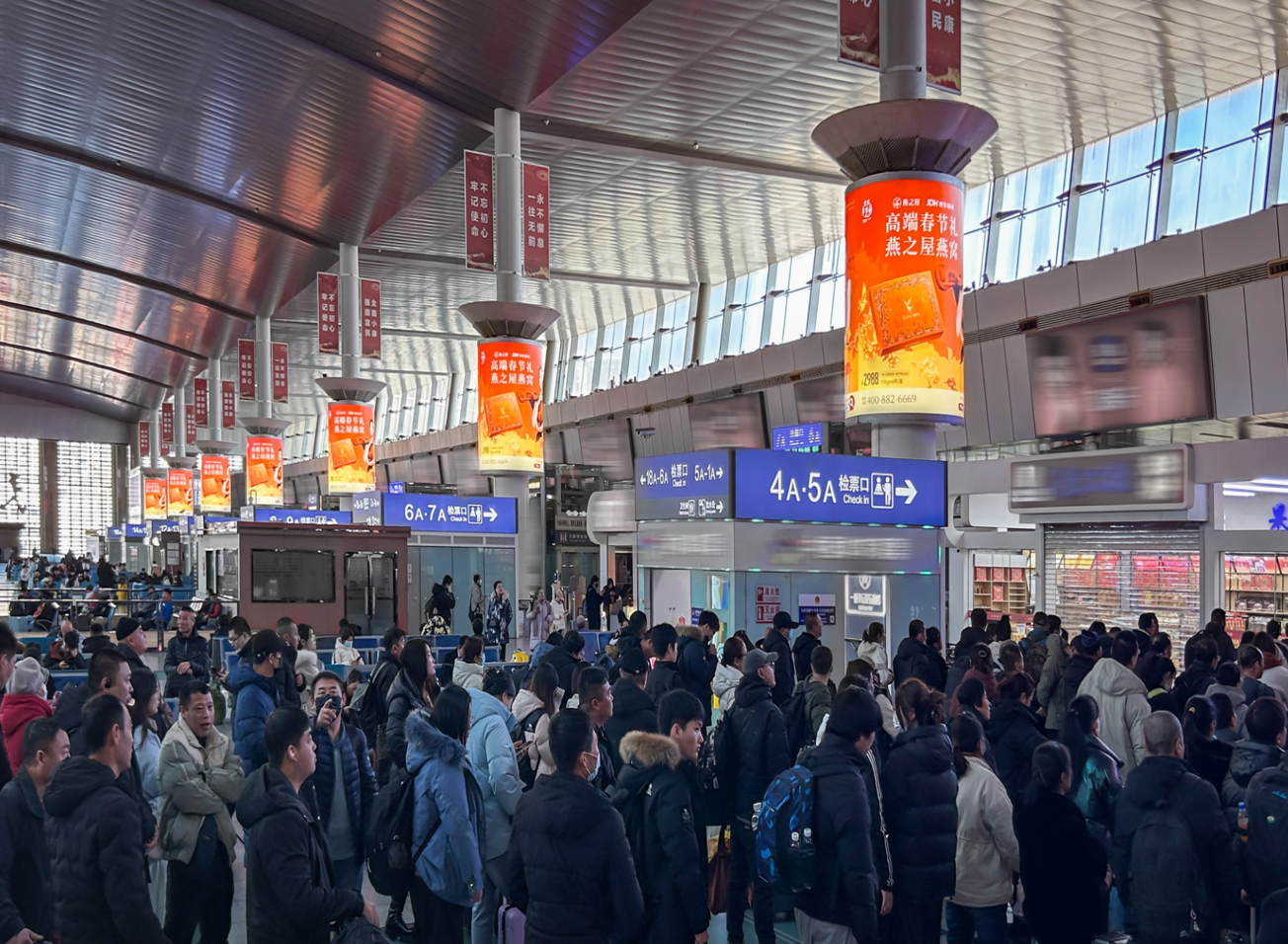 Tianjin Station Advertising-Waiting hall column light box set