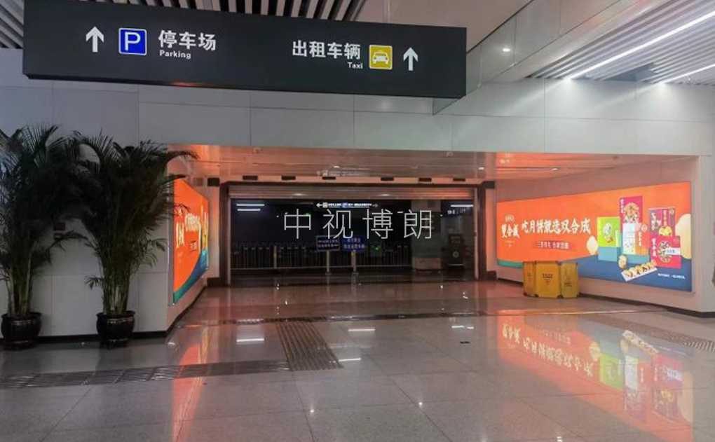 太原南站广告-东出站大厅南通道墙体灯箱