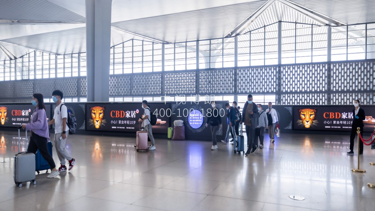 太原南站广告-东进站大厅落地灯箱