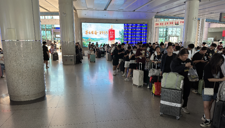 潍坊站广告-候车大厅LED屏套装