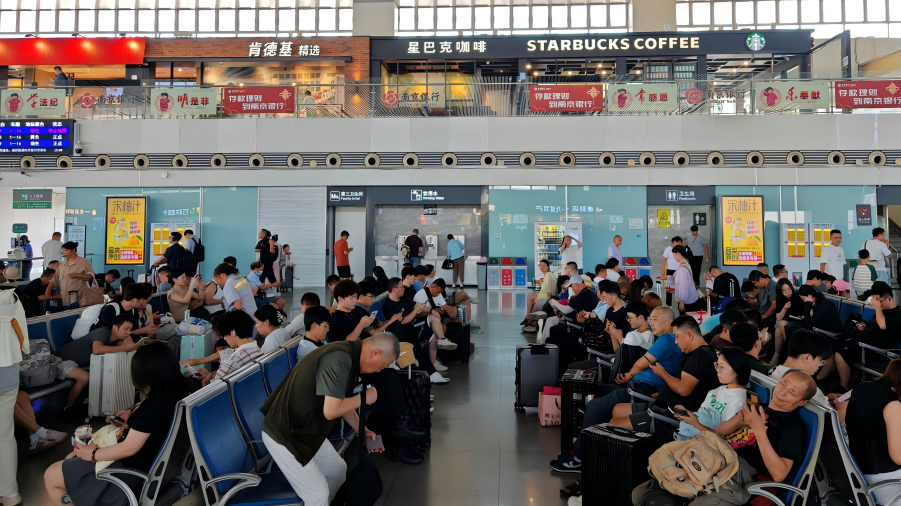 Реклама на станции-Наборы для самостоятельной щетки в зале ожидания