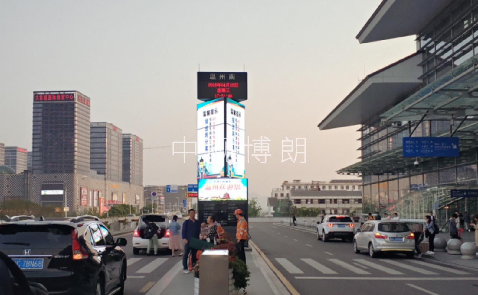 温州南站广告-出发落客区魔方柱