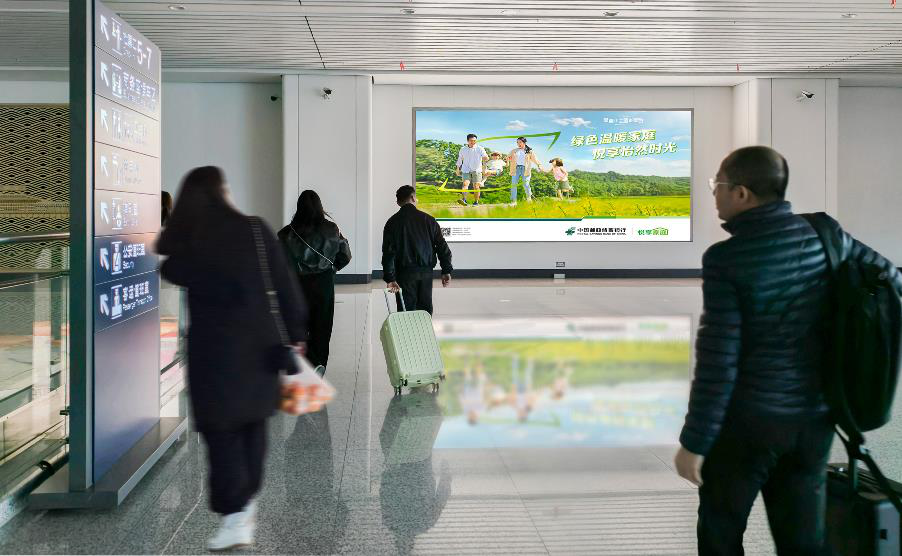 温州南站广告-西候车厅一楼墙面灯箱