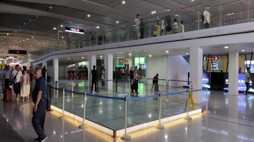 西安北站广告-出站层展位