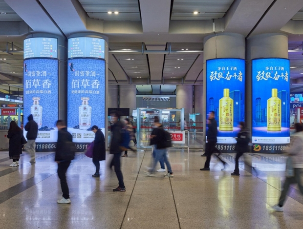 西安北站广告-出站通道图腾灯箱套装