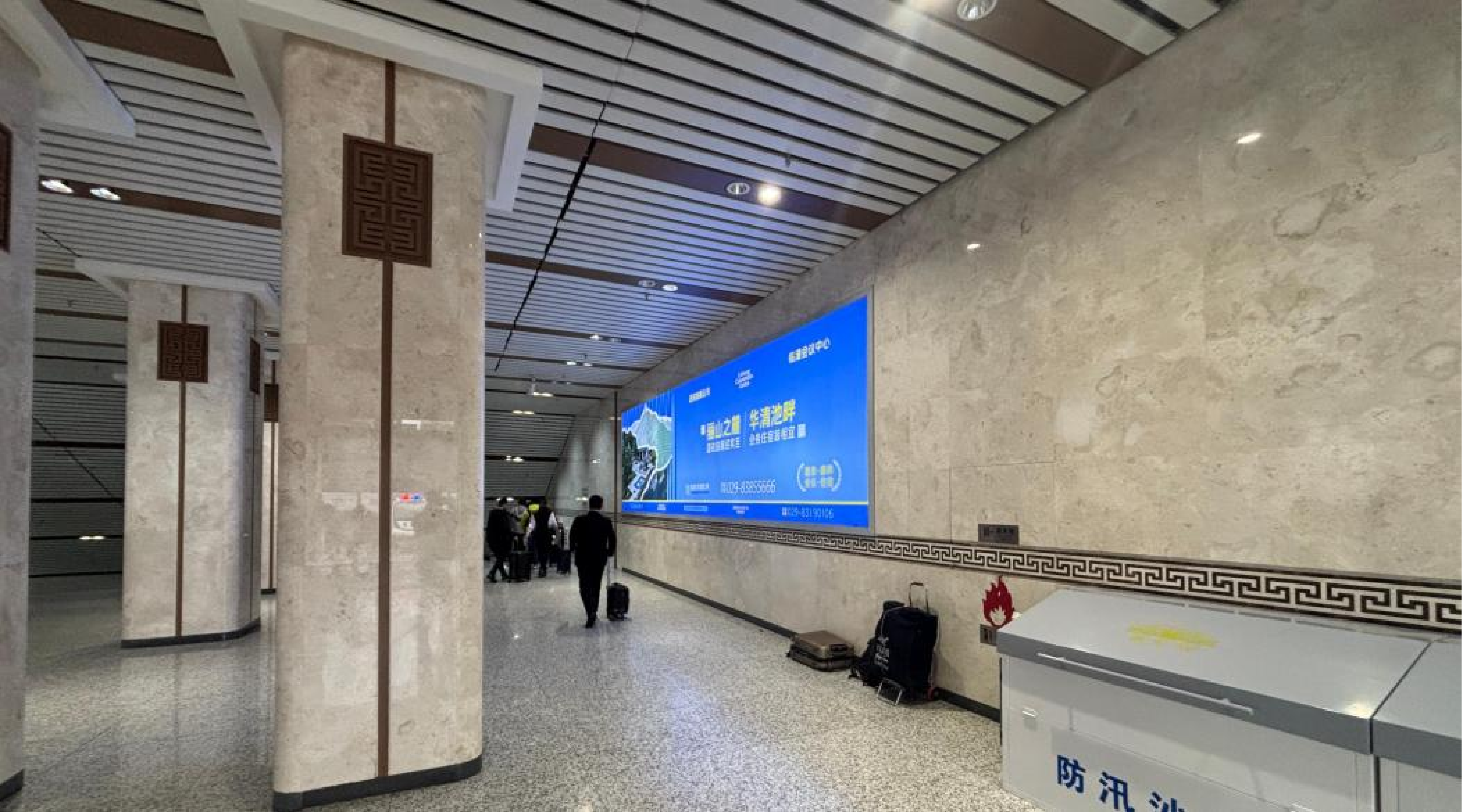 Реклама Сианьского вокзала-Выходной проход Муниципальный проход Стенный световой ящик