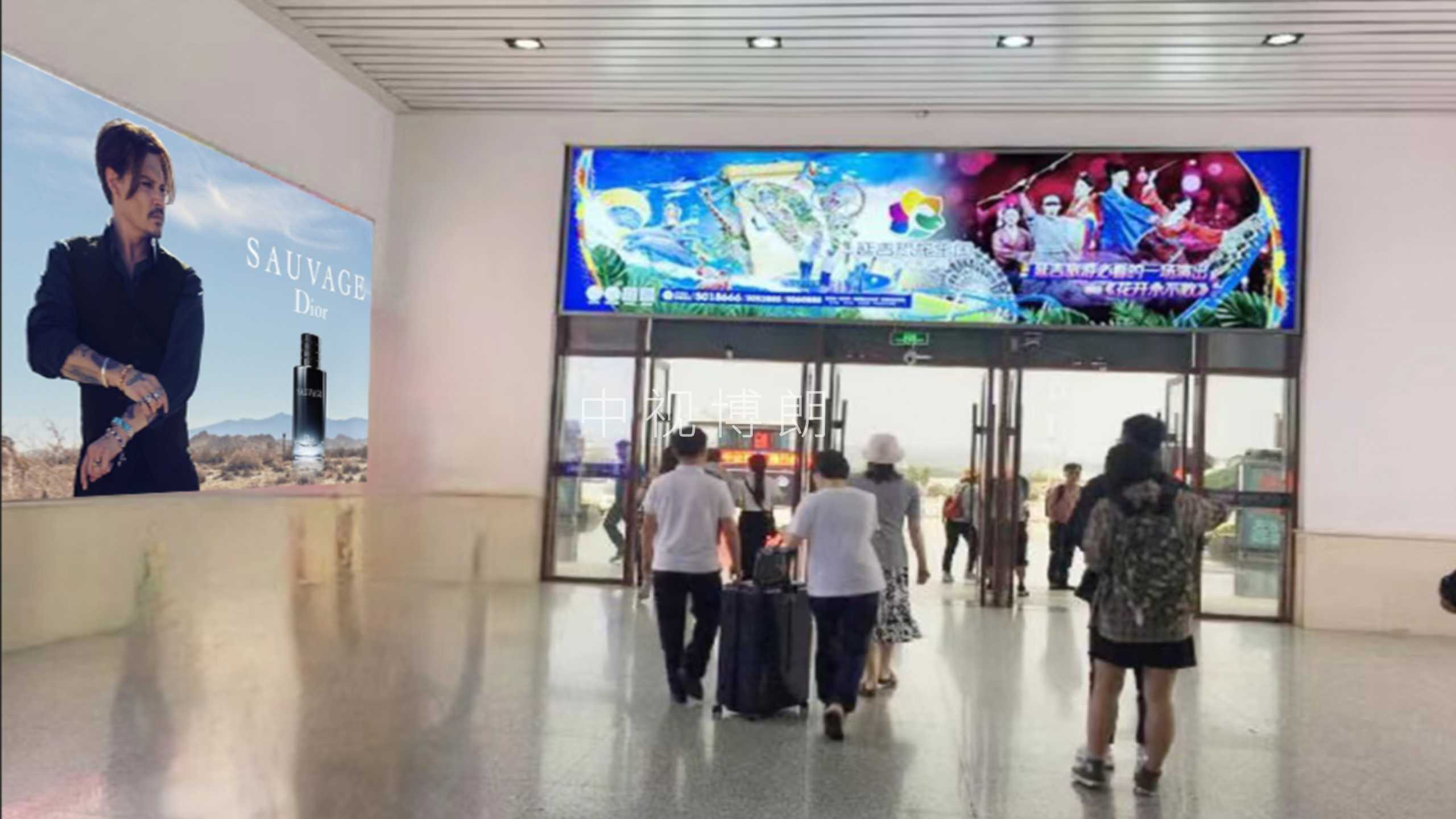 Реклама на вокзале Янцзы-Выходная дверь, световая коробка 2.