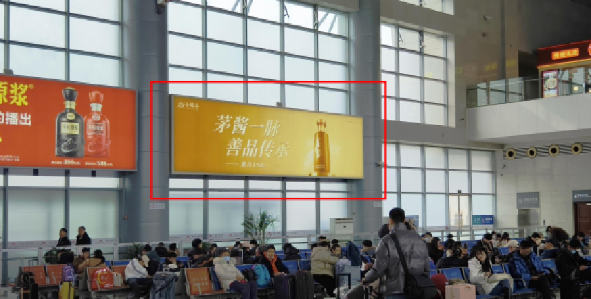 枣庄站广告-候车厅LED信息屏最右侧灯箱