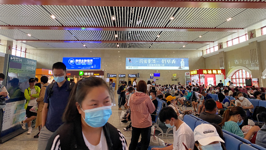 Zunyi Station Advertisement-Light box in the waiting hall on the second floor