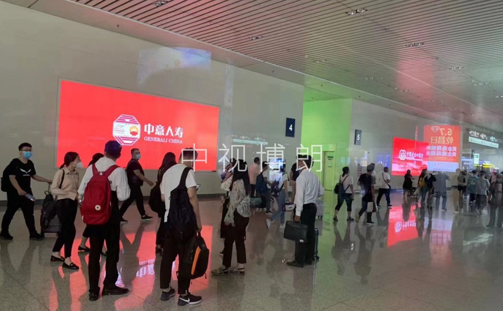 郑州东站广告-出站通道灯箱