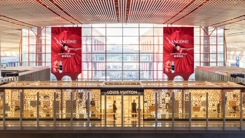 北京首都机场广告-T3国际出发APM捷运站台大屏套装