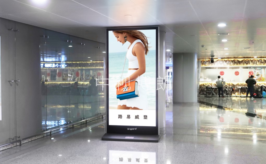 北京首都机场广告-T2国内出发通廊刷屏L008