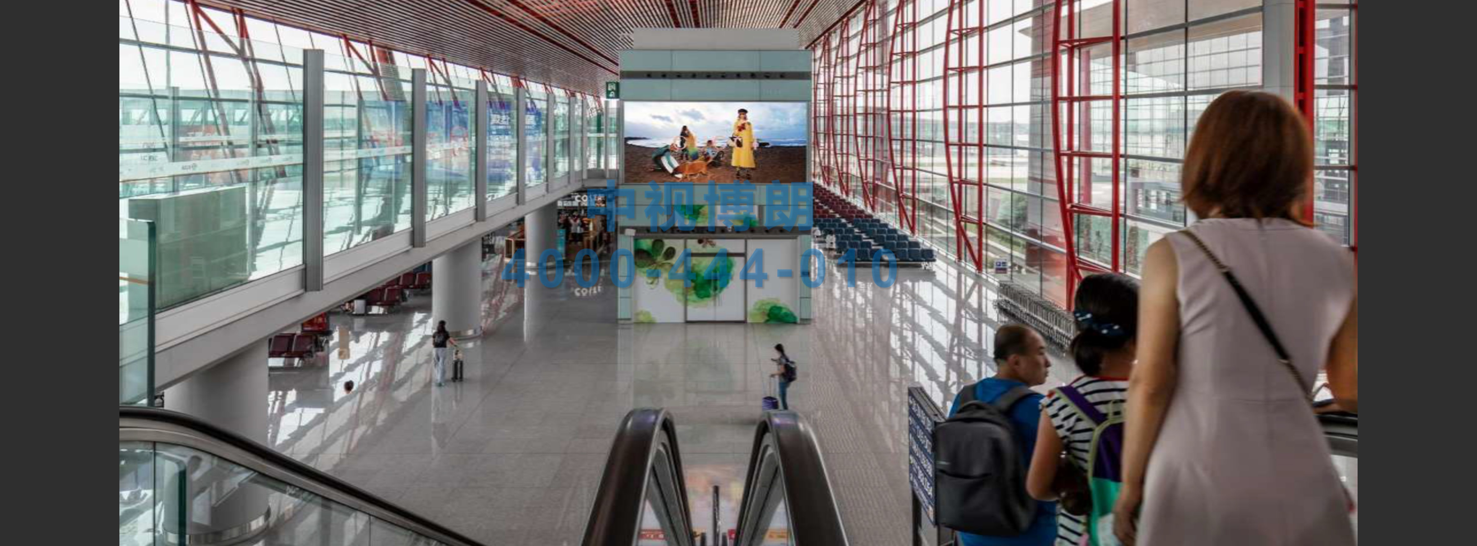 北京首都机场广告-T3候机区扶梯口正迎面灯箱