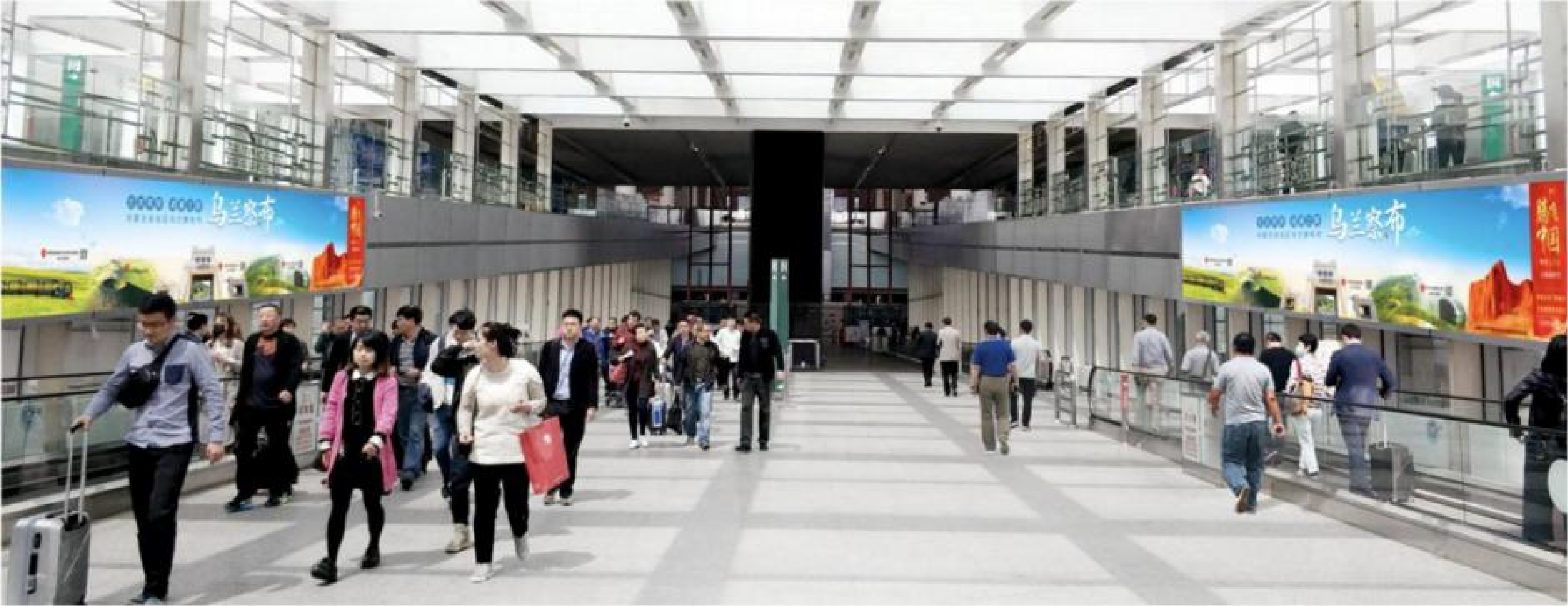 首都机场LED屏广告