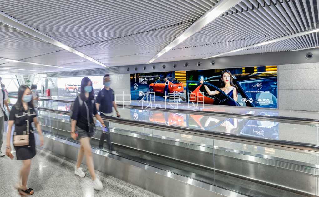 成都双流机场广告-国内到达通廊灯箱套装4