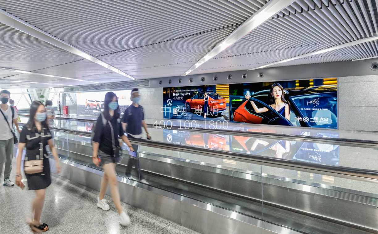 成都双流机场广告-国内到达通廊灯箱套装4