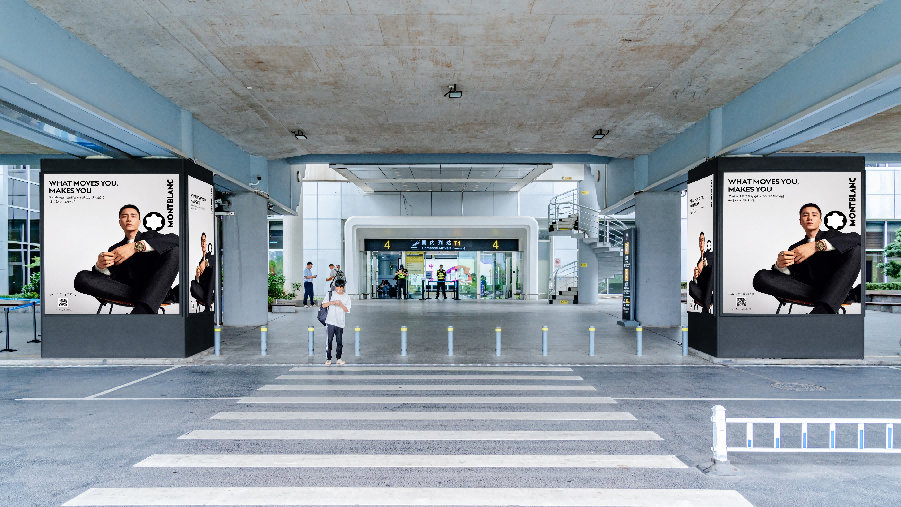 长沙机场T1国内到达夹层墙面灯箱