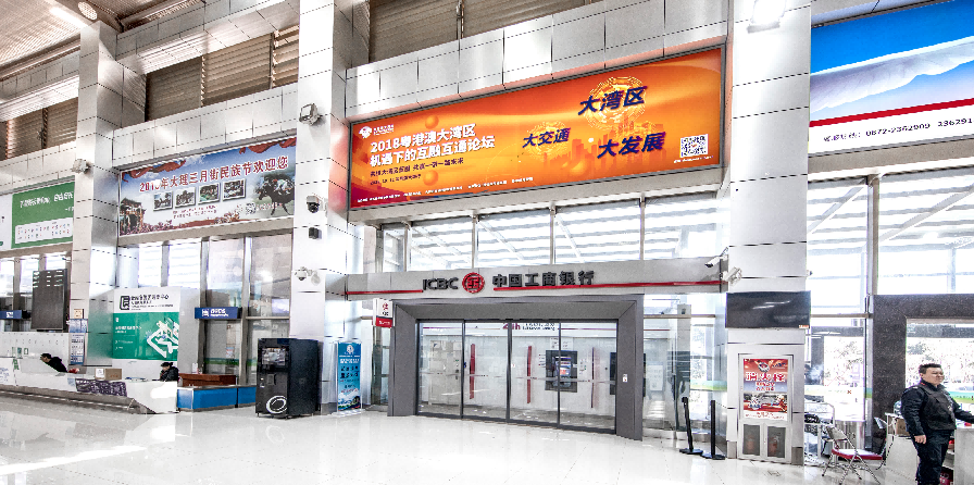 大理机场广告-F1层出发大厅墙面灯箱17