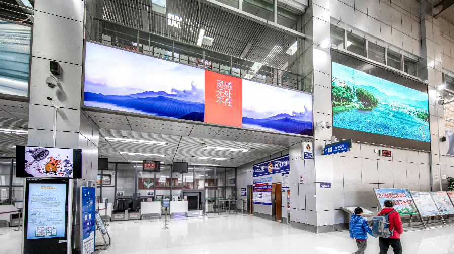 大理机场广告-F1层出发厅值机岛墙面灯箱