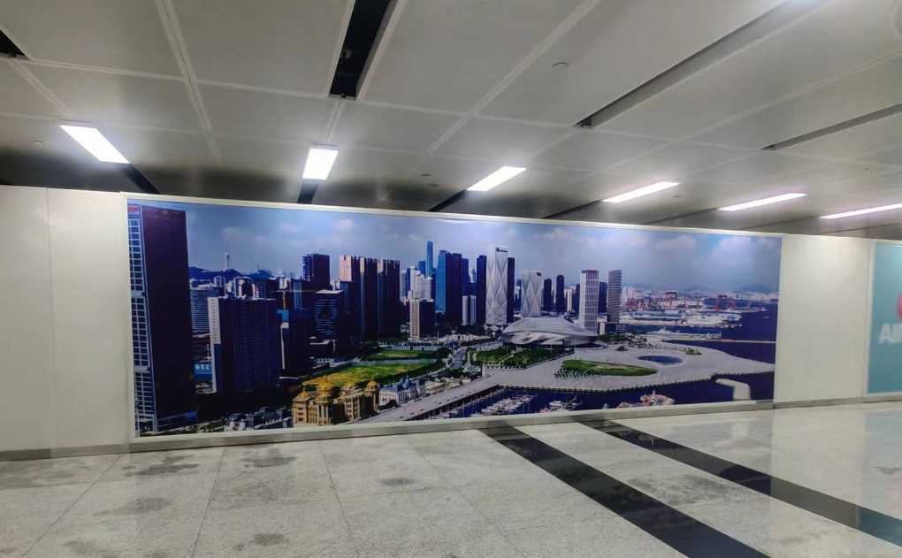 大连机场广告-国内到达通廊灯箱D40