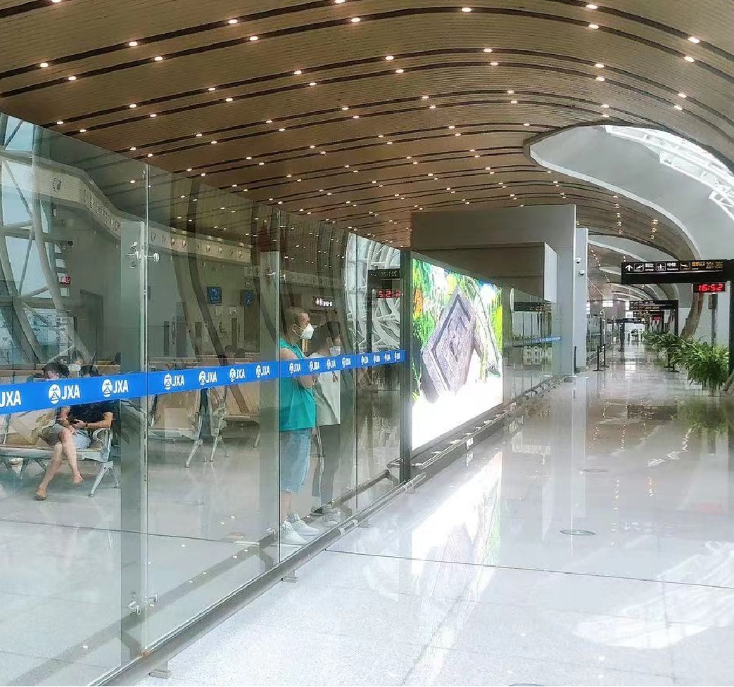 Ganzhou Airport Advertising-Domestic terminal corridor lightbox