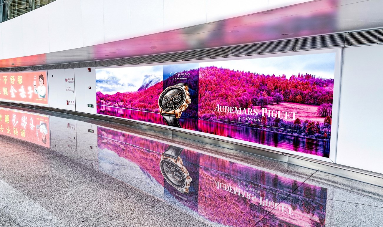 机场广告-国内到达通廊灯箱套装3