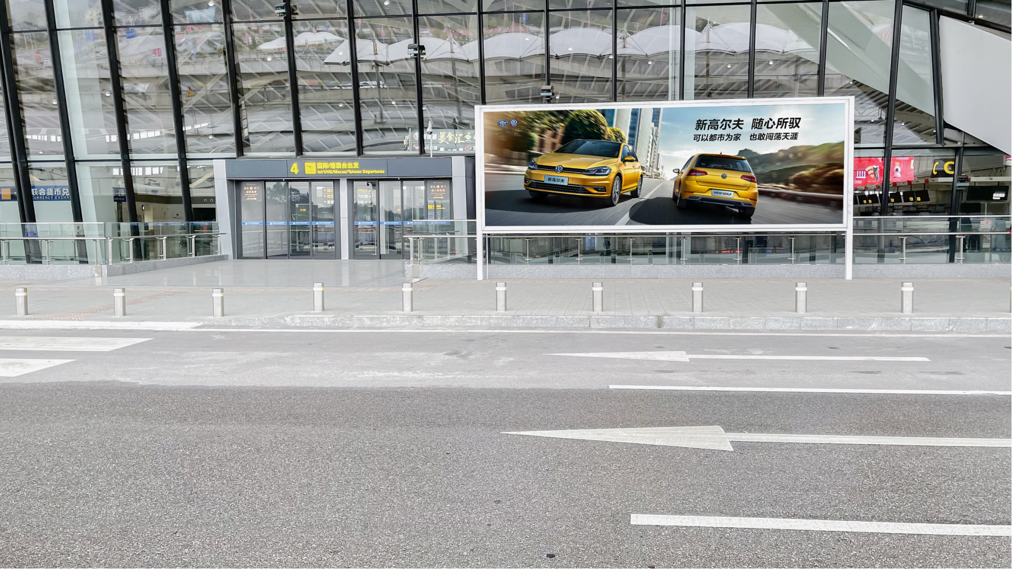 桂林两江国际机场广告-国内出发入口看板套装