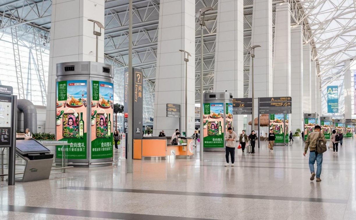 广州白云机场广告-T1国内出发值机厅包柱灯箱套装