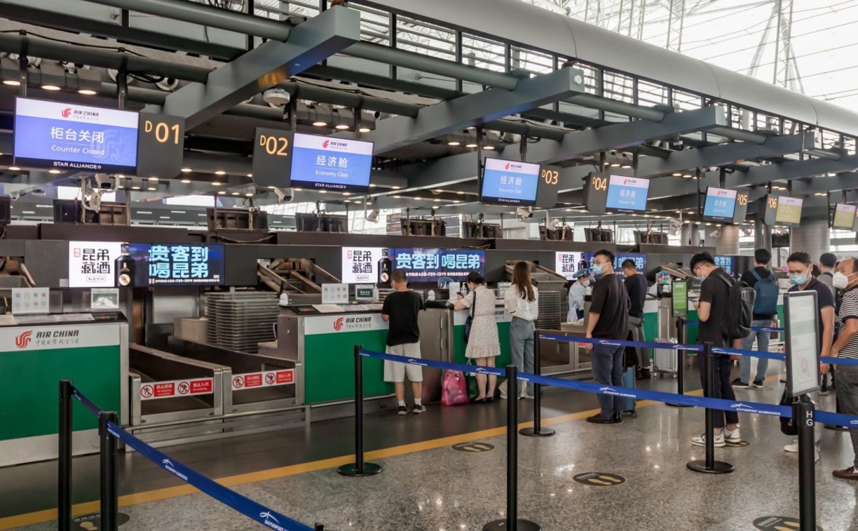 广州白云机场广告-T1国内出发值机厅联屏套装