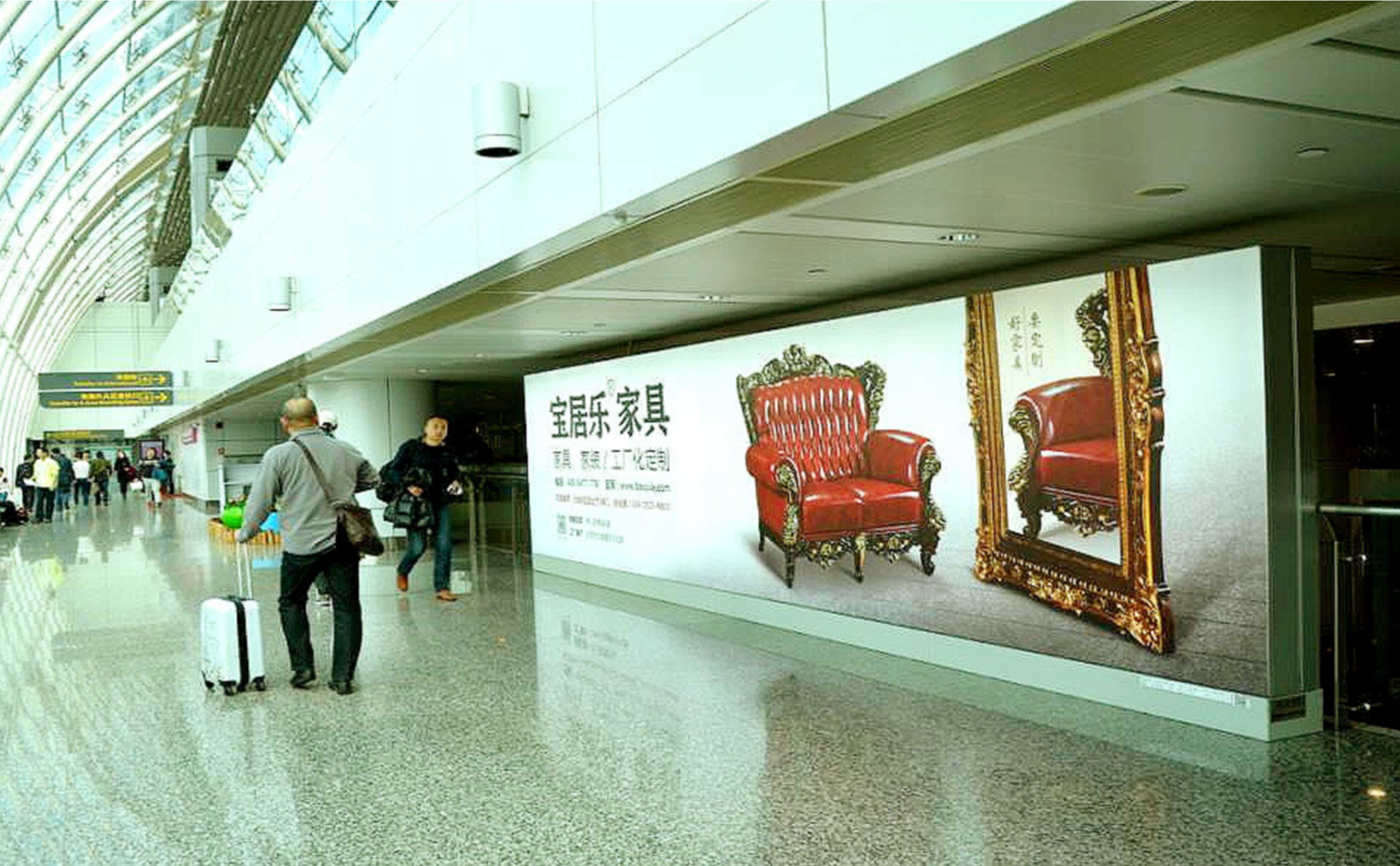 广州机场广告-T1到达连接楼组合灯箱套装