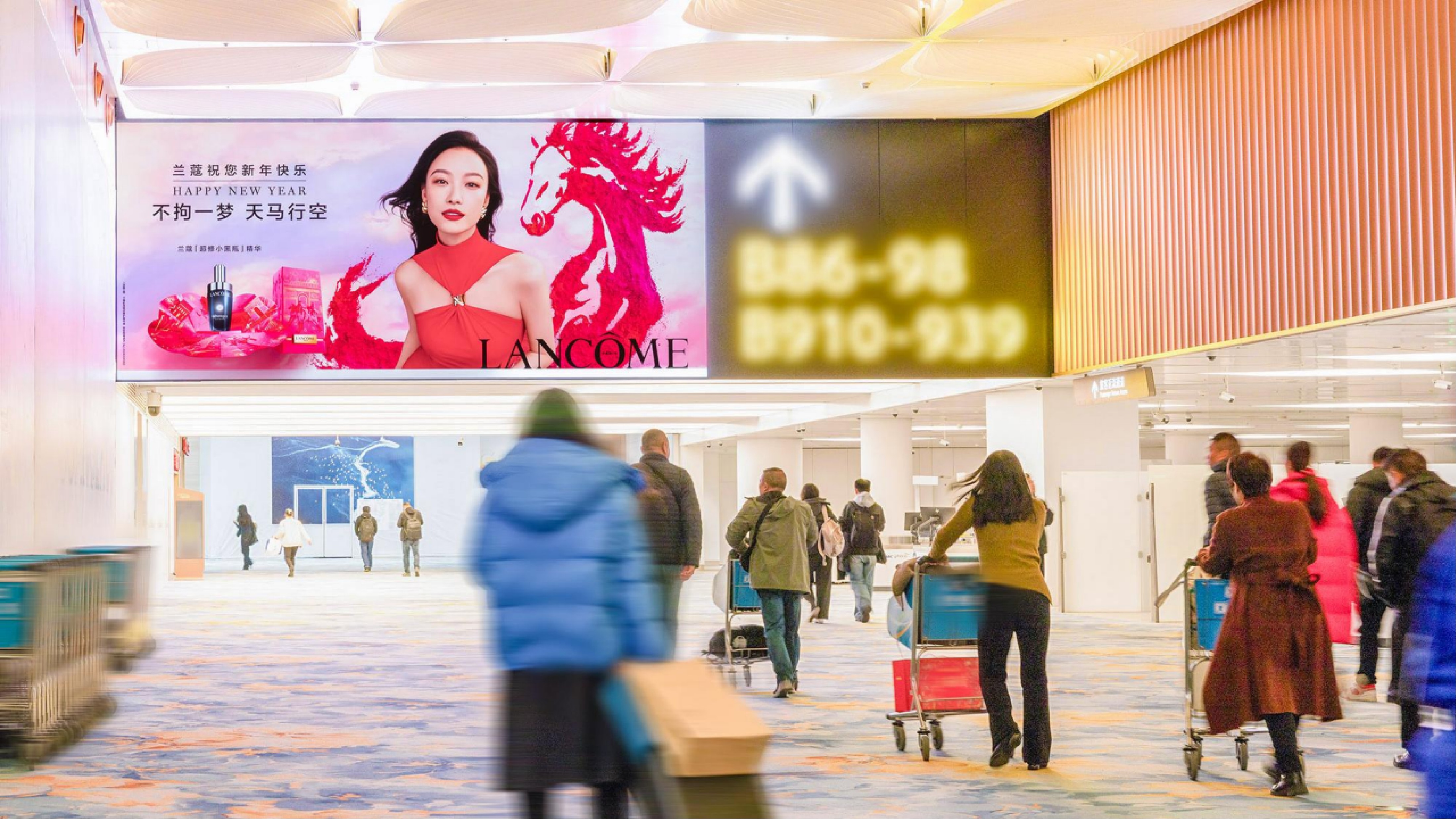 广州白云机场广告-T3国内安检后通道上方LED屏